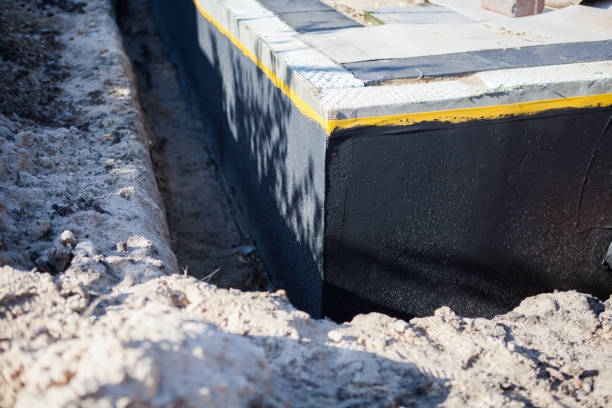 Flood containment and hydraulic sealing in Mount Hope, KS